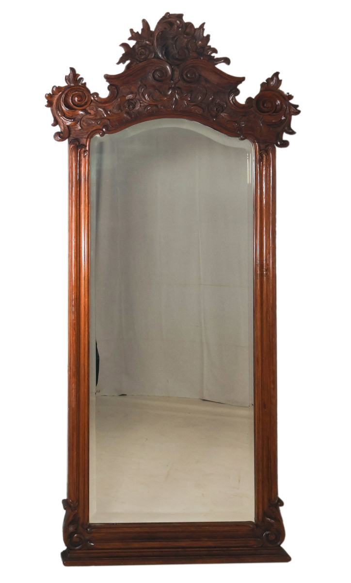 Grand miroir de style Louis XV en tilleul fin XIXe siècle
