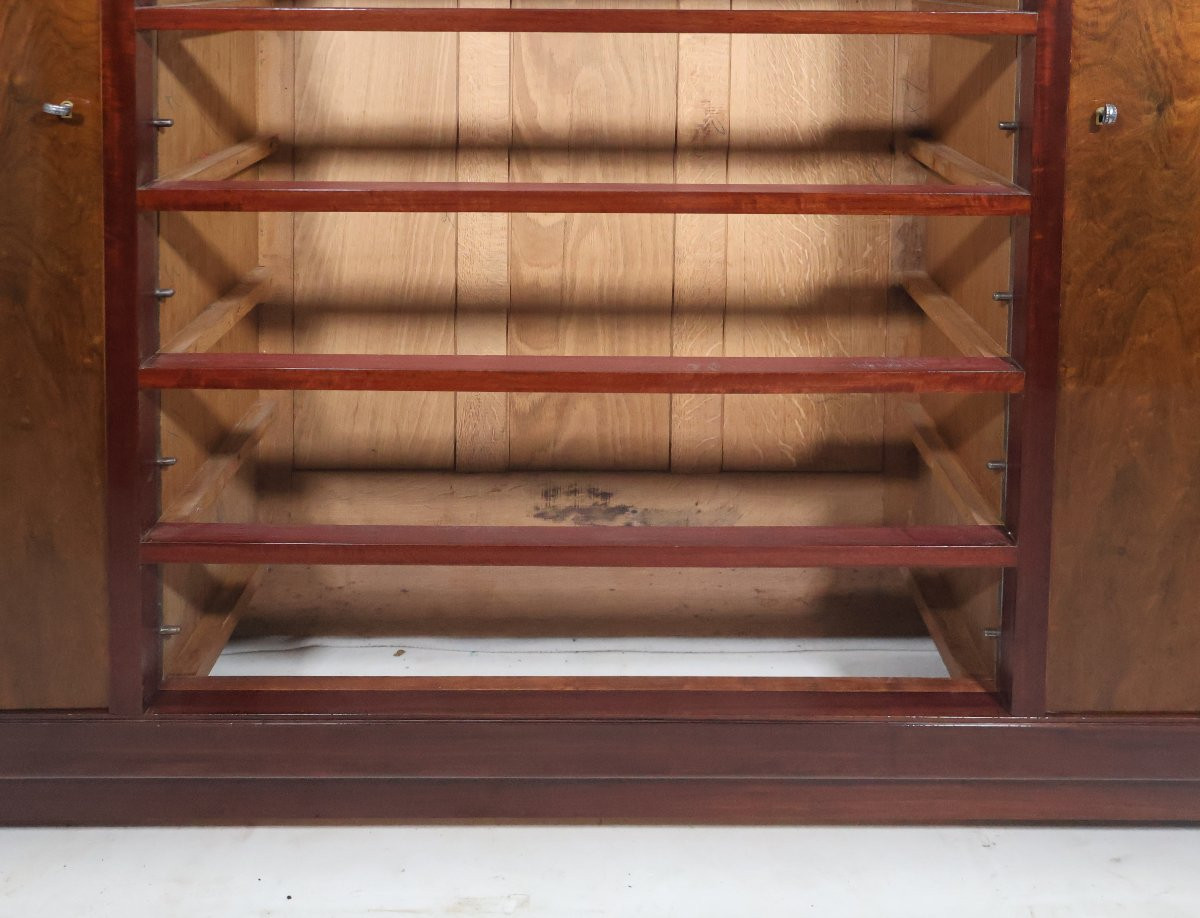 Bibliothèque en noyer Louis Majorelle (1859-1926) époque Art Déco-photo-6