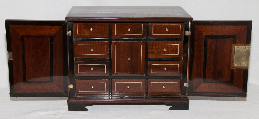 Small Travel Cabinet Epoque Early Eighteenth Century-photo-1