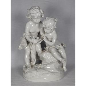 Group Of Children In Capodimonte Porcelain, Late 19th Century