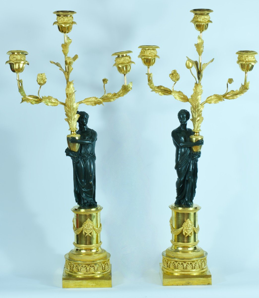 Ancien Grand Candélabre Bronze Doré Couple Rome Antique 18 ème Doré à l'Or 68cm x 2 