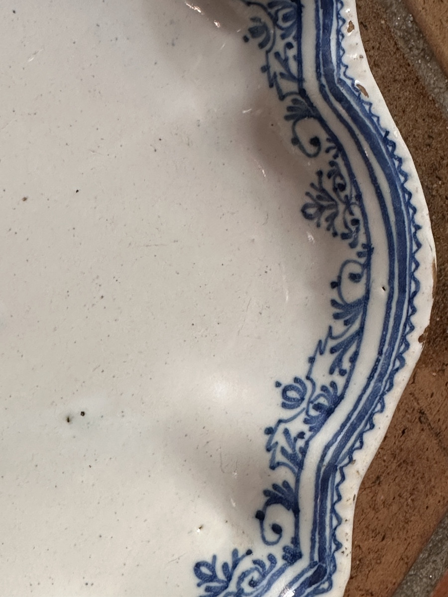  Ancien Plat Chantourné peint décor Blanc Bleu du 18 ème TOULOUSE ARDUS BÉRAIN-photo-3