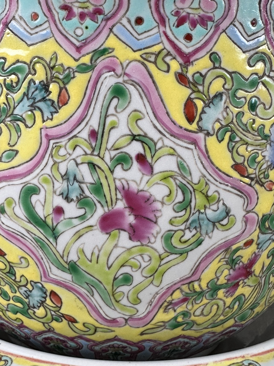 Antique Chinese Porcelain Flowerpot Enamels Famille Rose Yellow Qianlong 20th Century-photo-2