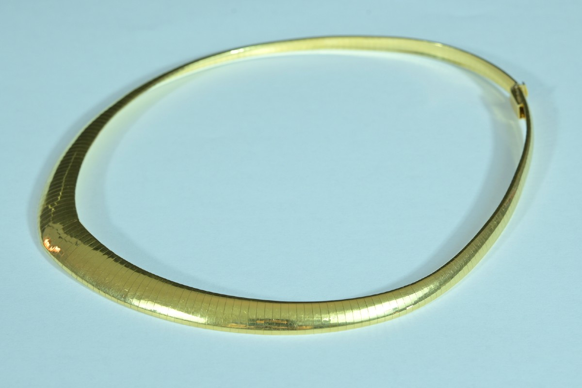 Collier en Or maille Oméga graduée 18k Péry & Fils 60 grs  style de Van Cleef & Arpels  vintage-photo-1