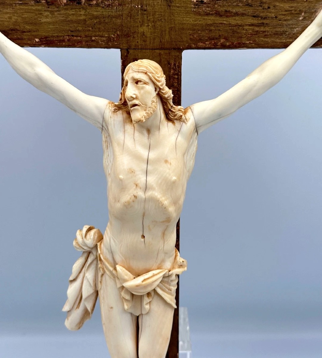 Grand Christ Vivant sur la croix Corpus Christi Ivoire sculpté Parisien 19ème 