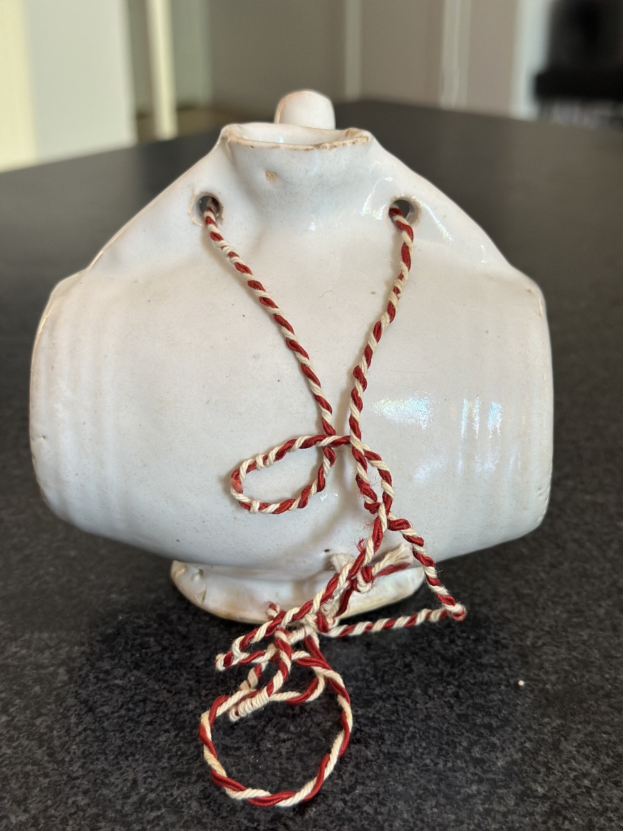 Talking Flask Nevers 18th Century White Travel Flask Blue Earthenware Boy Flask-photo-6
