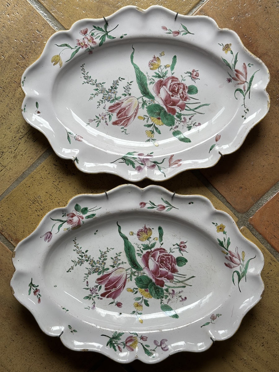 Moustiers Ferrat Pair Of Large Earthenware Dishes Rose Tulipe 18th Tulips 40 Cm-photo-1