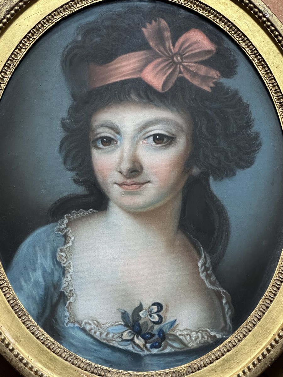 Pastel Louis XVI Portrait Of A Young Woman With A Red Ribbon Oval Gilded Pearl Frame-photo-2