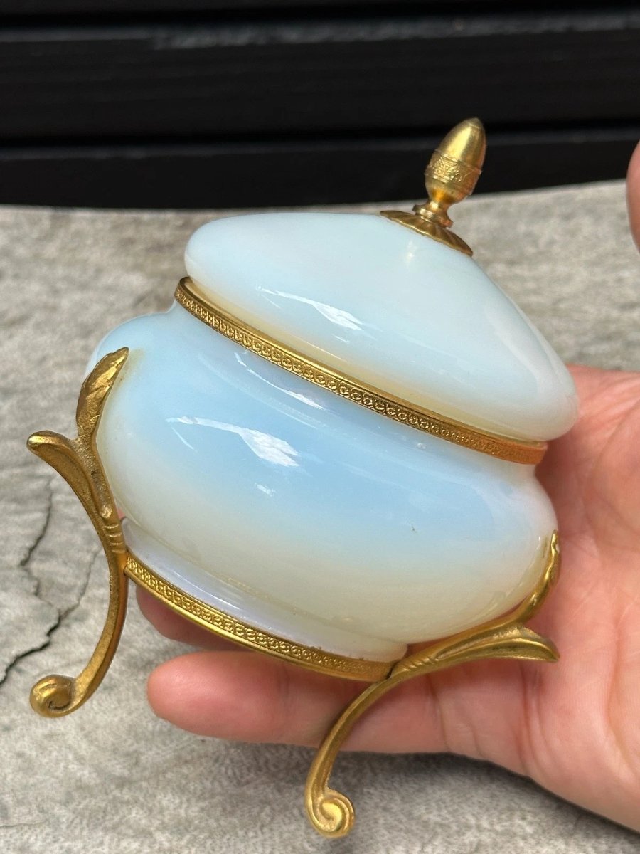 Boîte à bijoux  en opaline blanche opalescente Bronze XIXe-photo-2