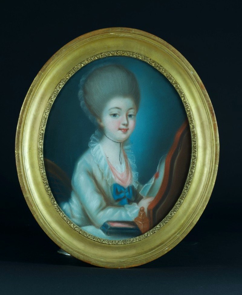 Tableau pastel portrait jeune fille louis XVI costume lecture coiffeuse Ovale cadre doré 