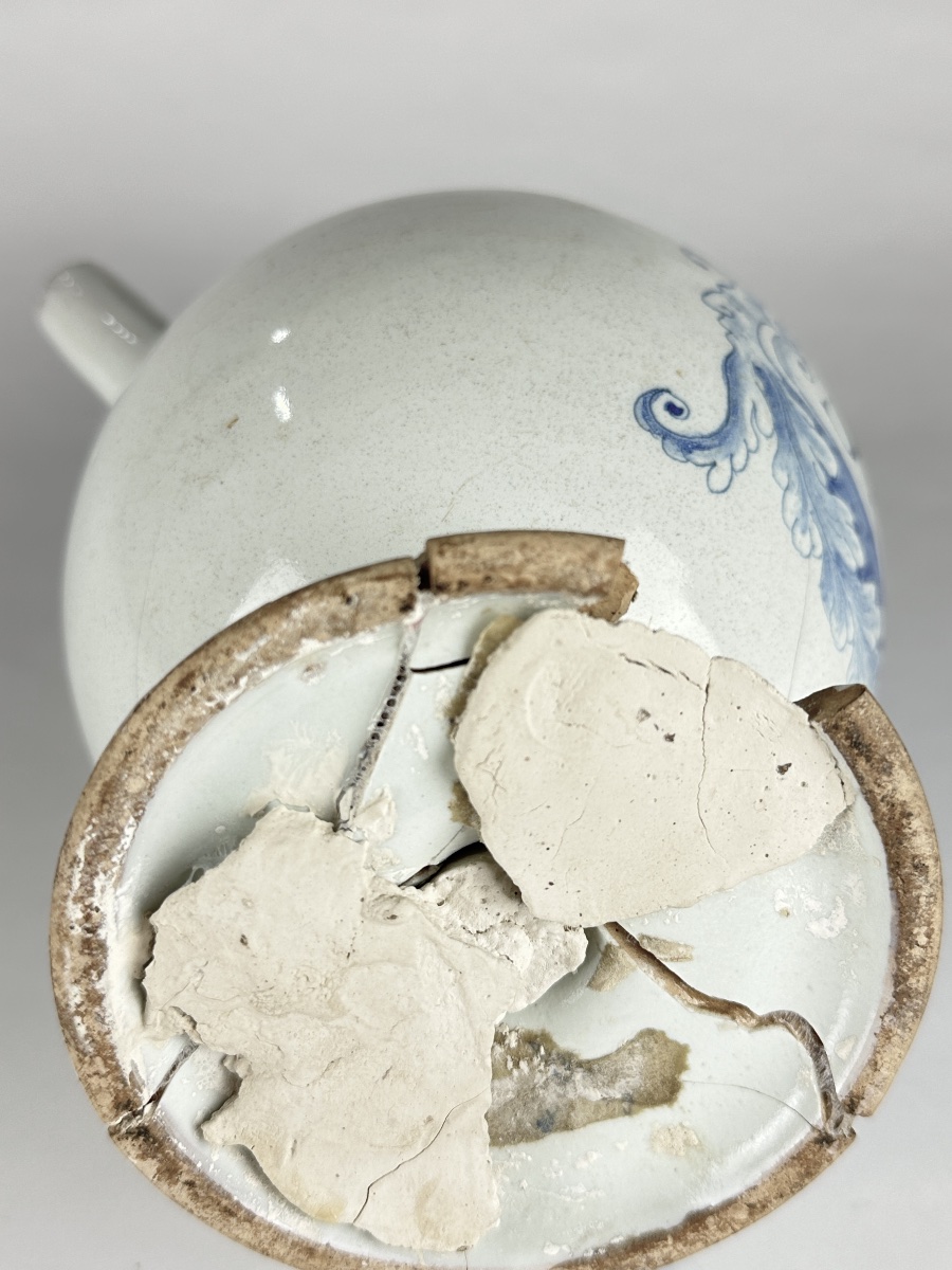 Religious Community Pitcher Featuring A Jesuit Goat And The Ihs Symbol, Italian Earthenware, 17th Century, Venus Pharmacy -photo-5