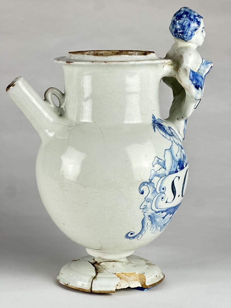 Religious Community Pitcher Featuring A Jesuit Goat And The Ihs Symbol, Italian Earthenware, 17th Century, Venus Pharmacy -photo-7