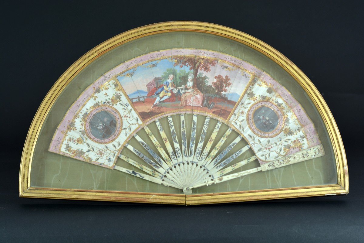 Old Fan Decor Painted Galante Scene Golden Wood Frame Louis XVI 18th