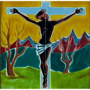 Beau Christ Sur La Croix En Céramique Polychrome St Sant Vicens Moderniste 1950