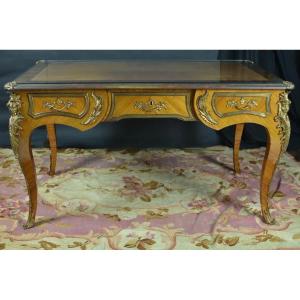 Grand Bureau Plat Louis XV bronze doré Espagnolettes marqueterie