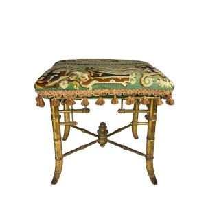Tabouret en bois doré faux Bambou tapisserie décor chimère Japonisme 19e Au bon Marché Paris 