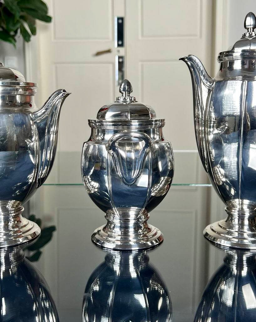 Art Deco Tea And Coffee Service - Teapot Jug Sugar Bowl - Shaped Pieces In Silver Metal