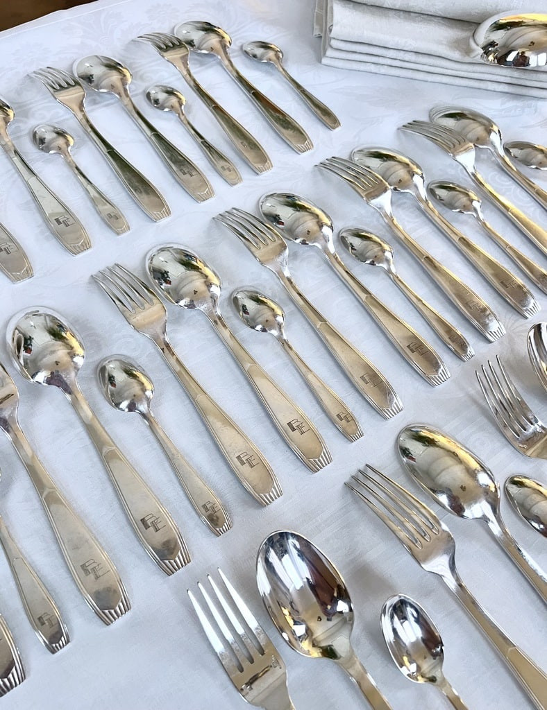 Ménagère Art Déco 38 pièces en Alfénide - Monogrammes - Orfèvre Christofle-photo-2