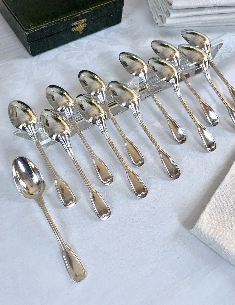 Cuillères à Dessert En Métal Blanc Modèle Aux Filets - Coffret Couverts -photo-1