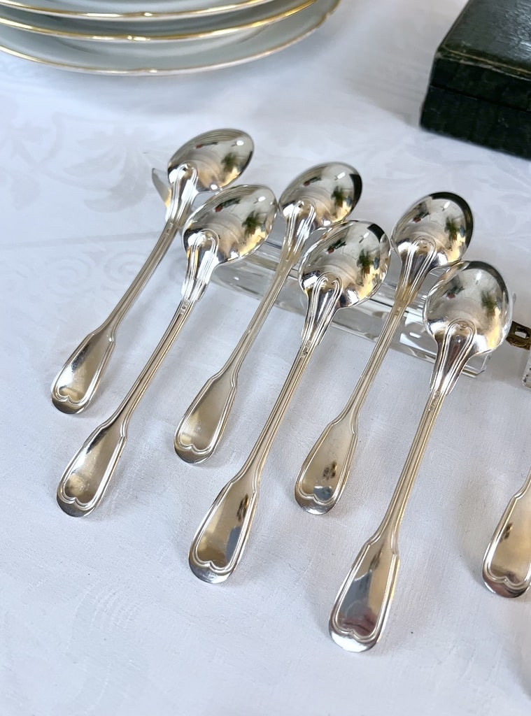 Cuillères à Dessert En Métal Blanc Modèle Aux Filets - Coffret Couverts -photo-3