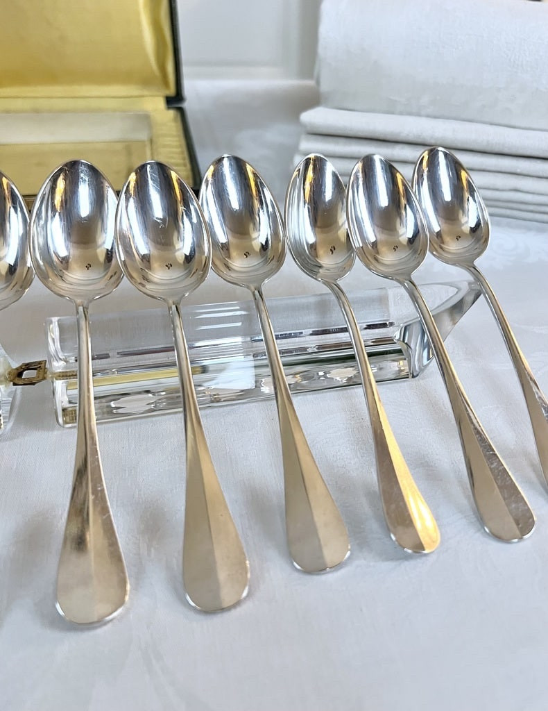 Cuillères à Dessert en Métal Blanc -  20e siècle - Coffret Ménagère-photo-1