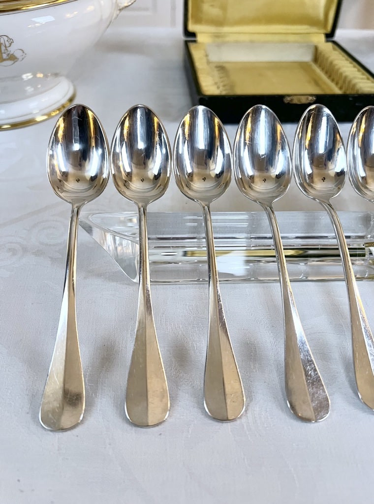Cuillères à Dessert en Métal Blanc -  20e siècle - Coffret Ménagère-photo-4