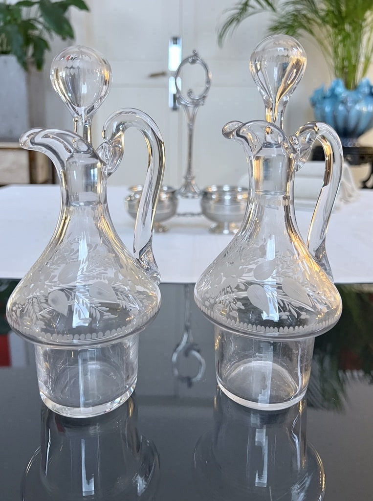 Silver-plated Metal Oil And Vinegar Set - Hand-blown Glass Cruets With Engraved Decoration-photo-4