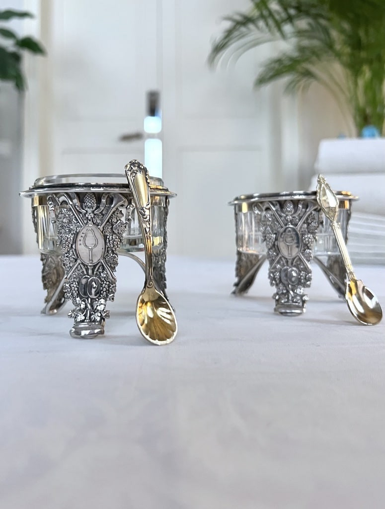 Salerons - Saltcellar And Pepperpot - Silver Plated Regulator With Embossed Vine Motif - Glassware-photo-3
