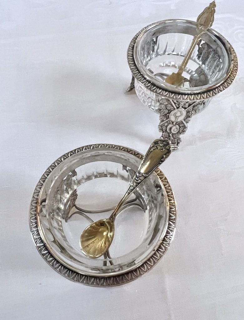 Salerons - Saltcellar And Pepperpot - Silver Plated Regulator With Embossed Vine Motif - Glassware-photo-2