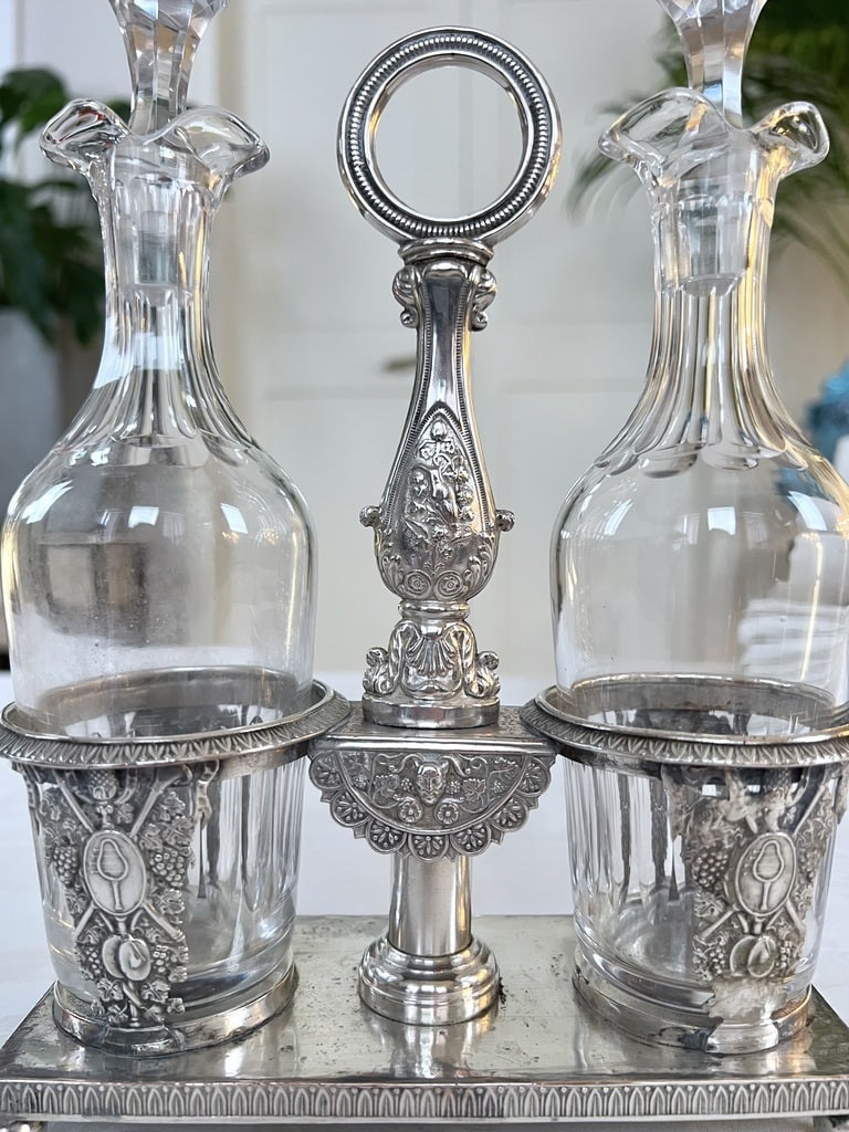 Serviteur huile vinaigre en régule argenté - Huilier Vinaigrier Flacons en verre-photo-2