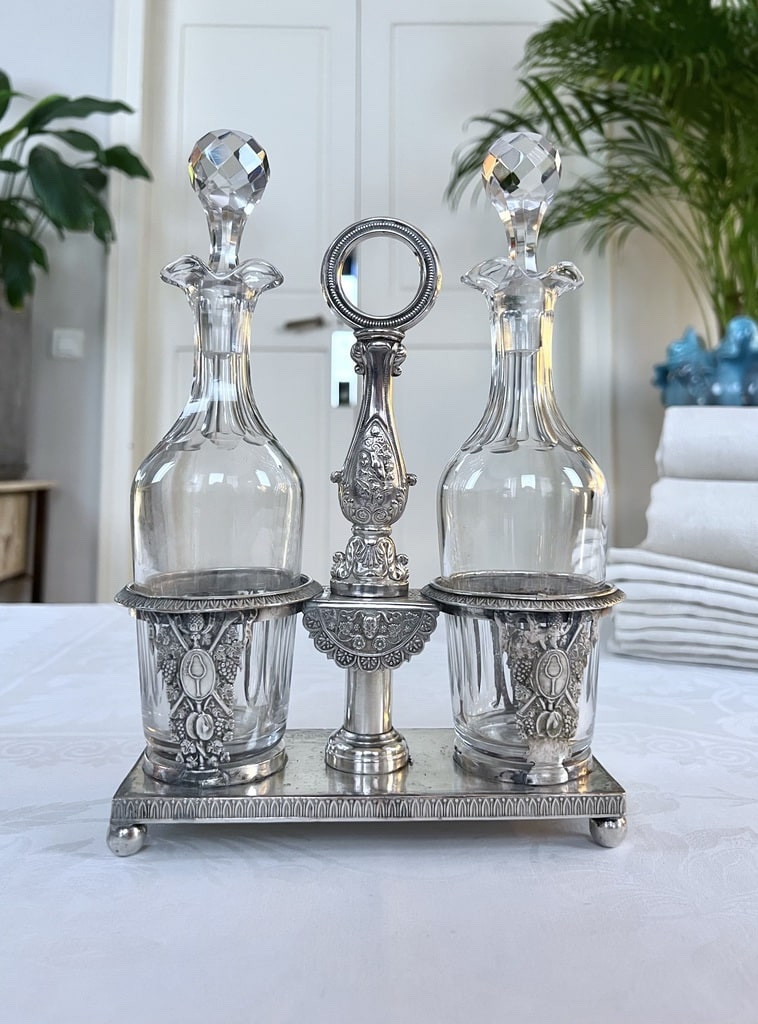 Serviteur huile vinaigre en régule argenté - Huilier Vinaigrier Flacons en verre