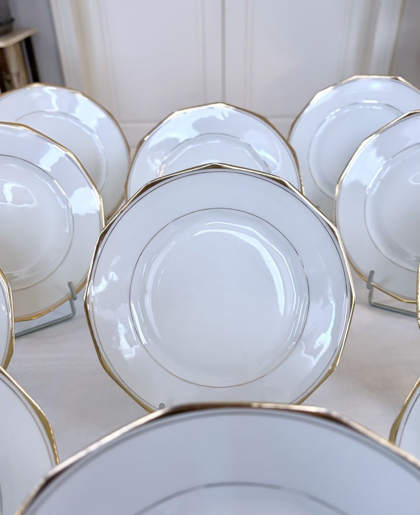 Assiettes à dessert en porcelaine fine et filets à l'or fin - fin 19e siècle-photo-4