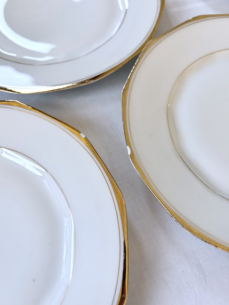 Assiettes à dessert en porcelaine fine et filets à l'or fin - fin 19e siècle-photo-5
