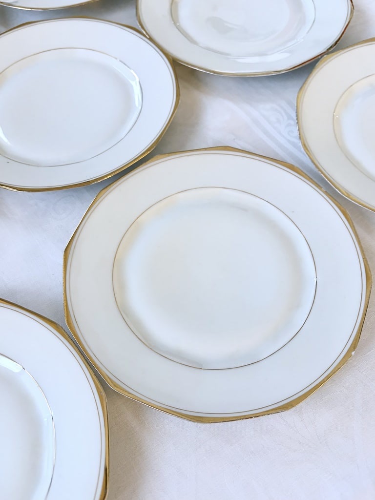 Assiettes à dessert en porcelaine fine et filets à l'or fin - fin 19e siècle-photo-7
