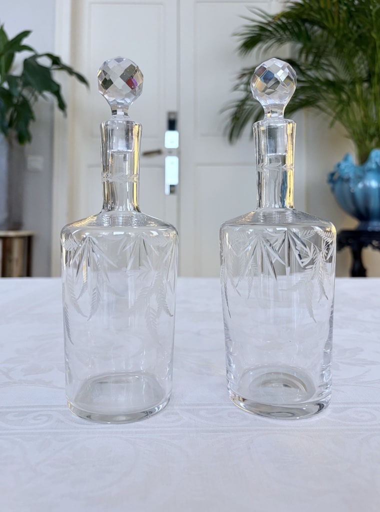 Blown-glass Oil And Vinegar Set With Foliage Design - Pair Of Cruets-photo-4