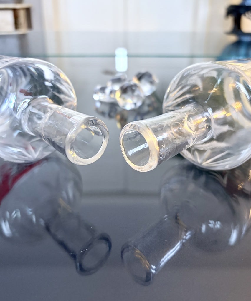 Blown-glass Oil And Vinegar Set With Foliage Design - Pair Of Cruets-photo-3
