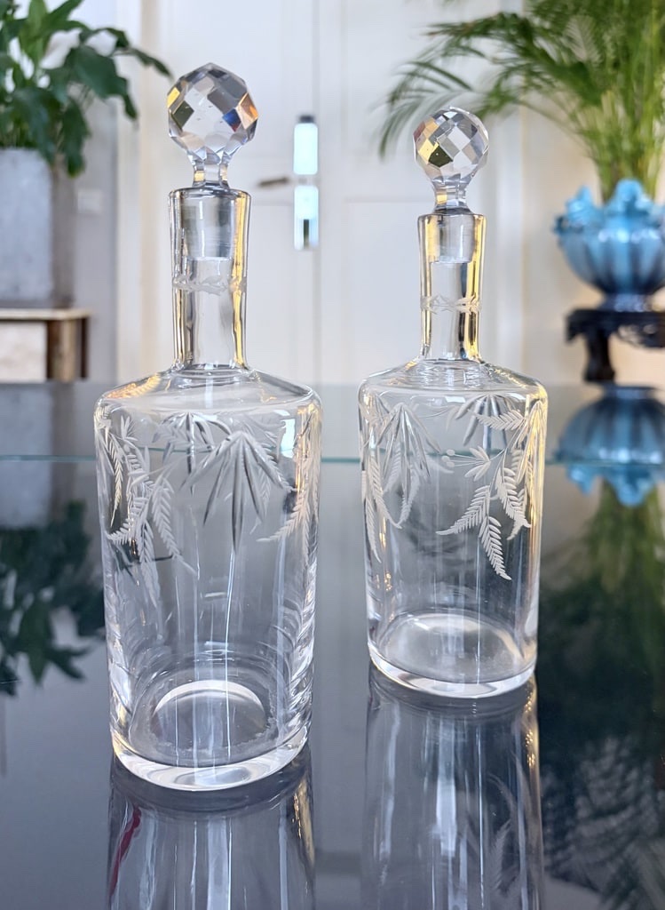 Blown-glass Oil And Vinegar Set With Foliage Design - Pair Of Cruets-photo-4