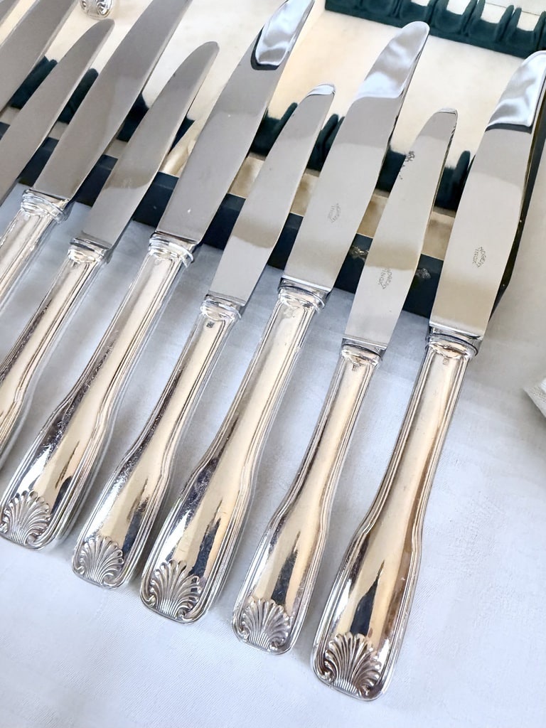 Couteaux de table et couteaux entremets en métal argenté - Ménagère vintage - Frionnet-photo-3