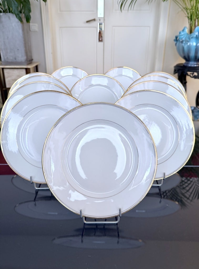 Assiettes plates en porcelaine blanche filets à l'or fin - Cirot Gadouin - 20e siècle-photo-3
