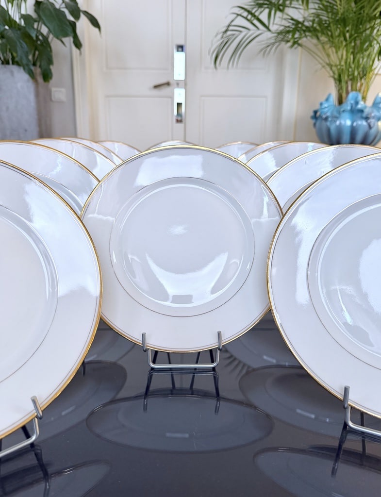Assiettes plates en porcelaine blanche filets à l'or fin - Cirot Gadouin - 20e siècle-photo-2