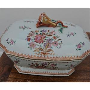 Chine, Pour L’export, Dynastie Qing – Terrine / Soupière Couverte En Porcelaine