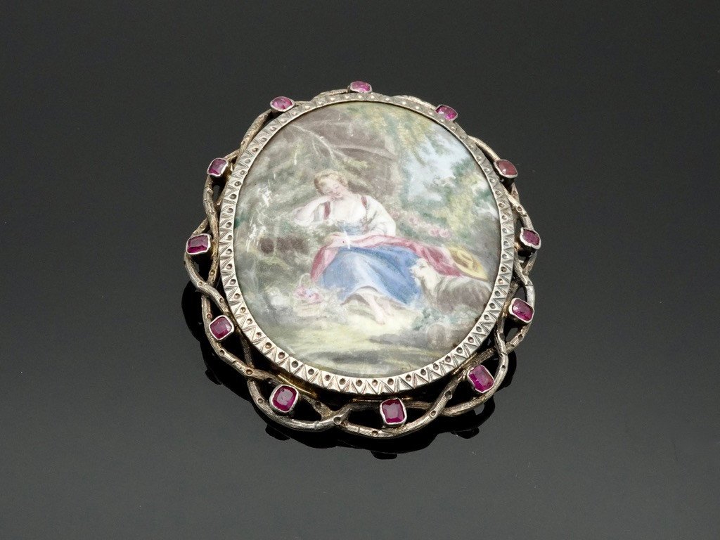 Grande Broche 19ème Siècle, Miniature En émail Sur Porcelaine, Monture Vermeil, Ornée De Rubis-photo-1