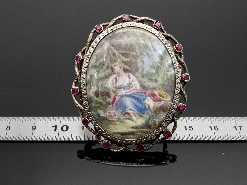 Grande Broche 19ème Siècle, Miniature En émail Sur Porcelaine, Monture Vermeil, Ornée De Rubis-photo-3