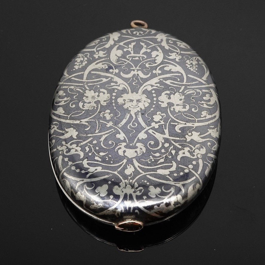 Sliding Mirror With Niellé Silver Pendant And Gold Monogram Cartridge, France Late 19th Century-photo-3