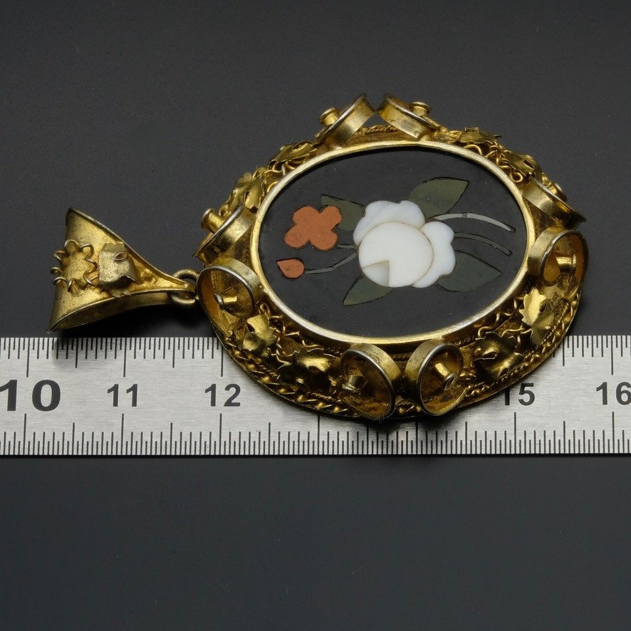 Large 19th Century Hair Souvenir Holder Medallion In Florentine Pietra Dura-photo-3