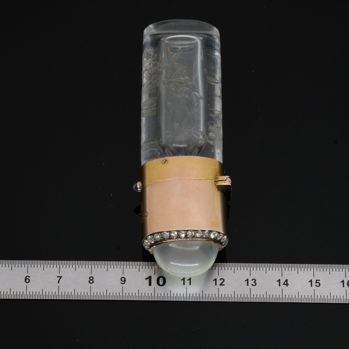 19th Century Salt Bottle In Engraved Crystal With Gold Cap, Diamonds And Moonstone-photo-8