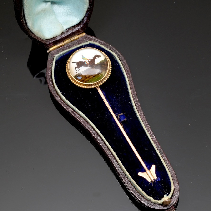 "essex Crystal" Tie Pin, Jockey Gold And Mother-of-pearl, And Its Case, 1860