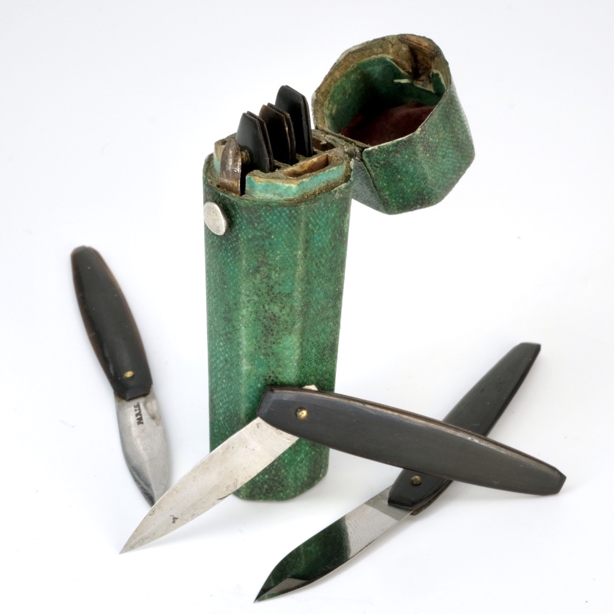 Nécessaire à Saignée Octogonal Galuchat Avec 6 Flammes, 18ème Siècle.-photo-2