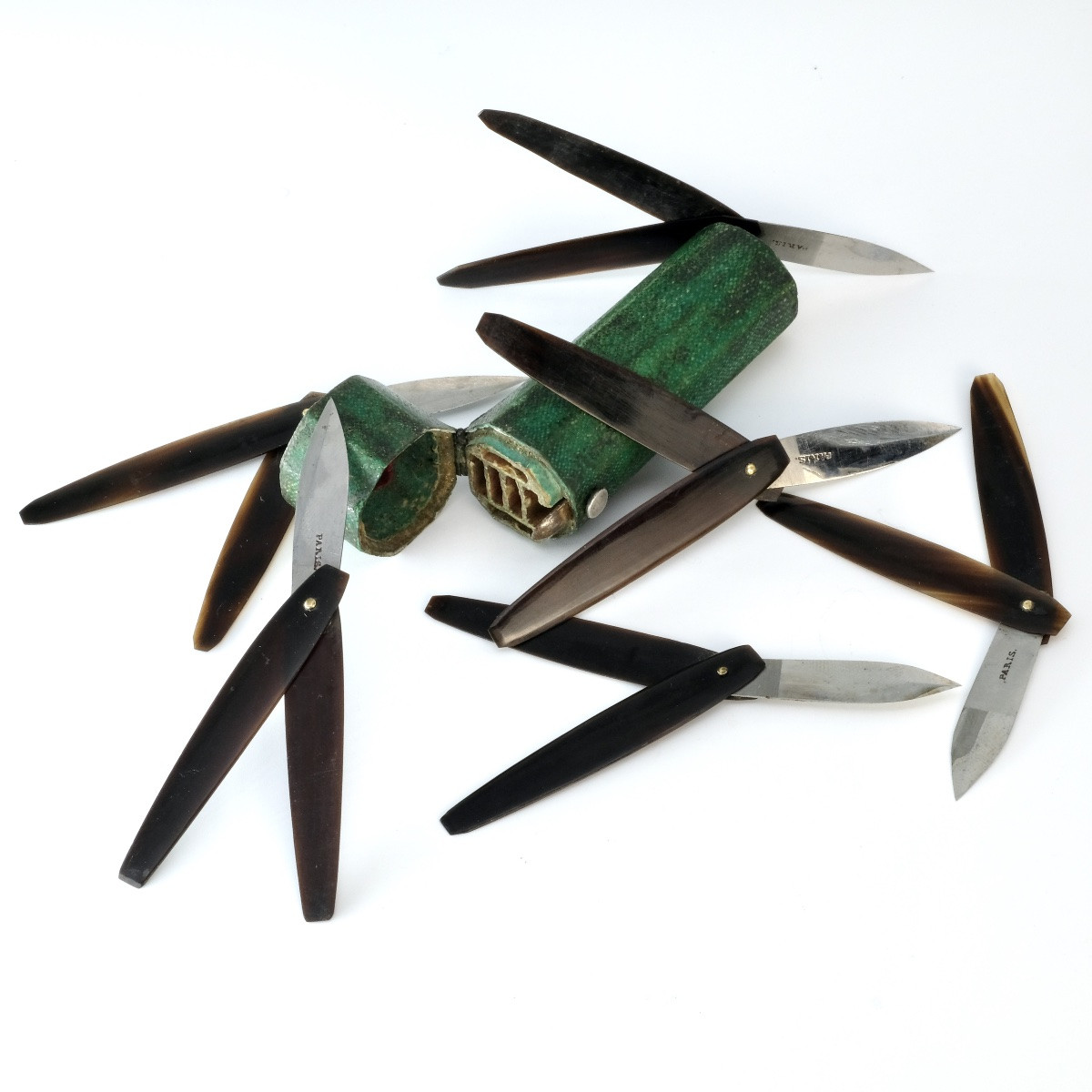 Nécessaire à Saignée Octogonal Galuchat Avec 6 Flammes, 18ème Siècle.-photo-6