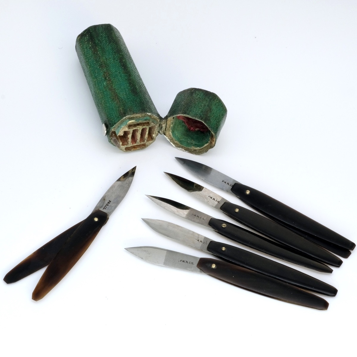 Nécessaire à Saignée Octogonal Galuchat Avec 6 Flammes, 18ème Siècle.-photo-5